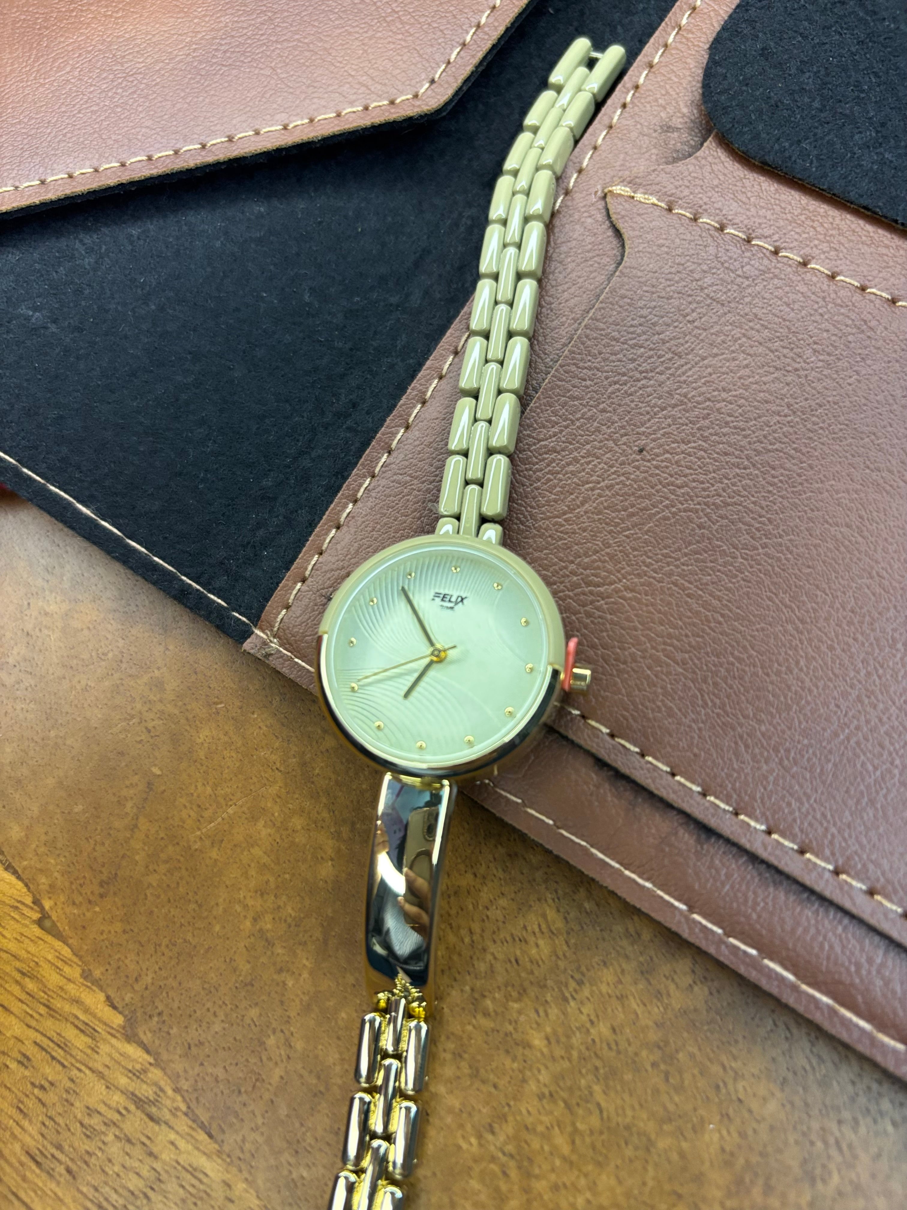 Sleak Watch For Women On sale