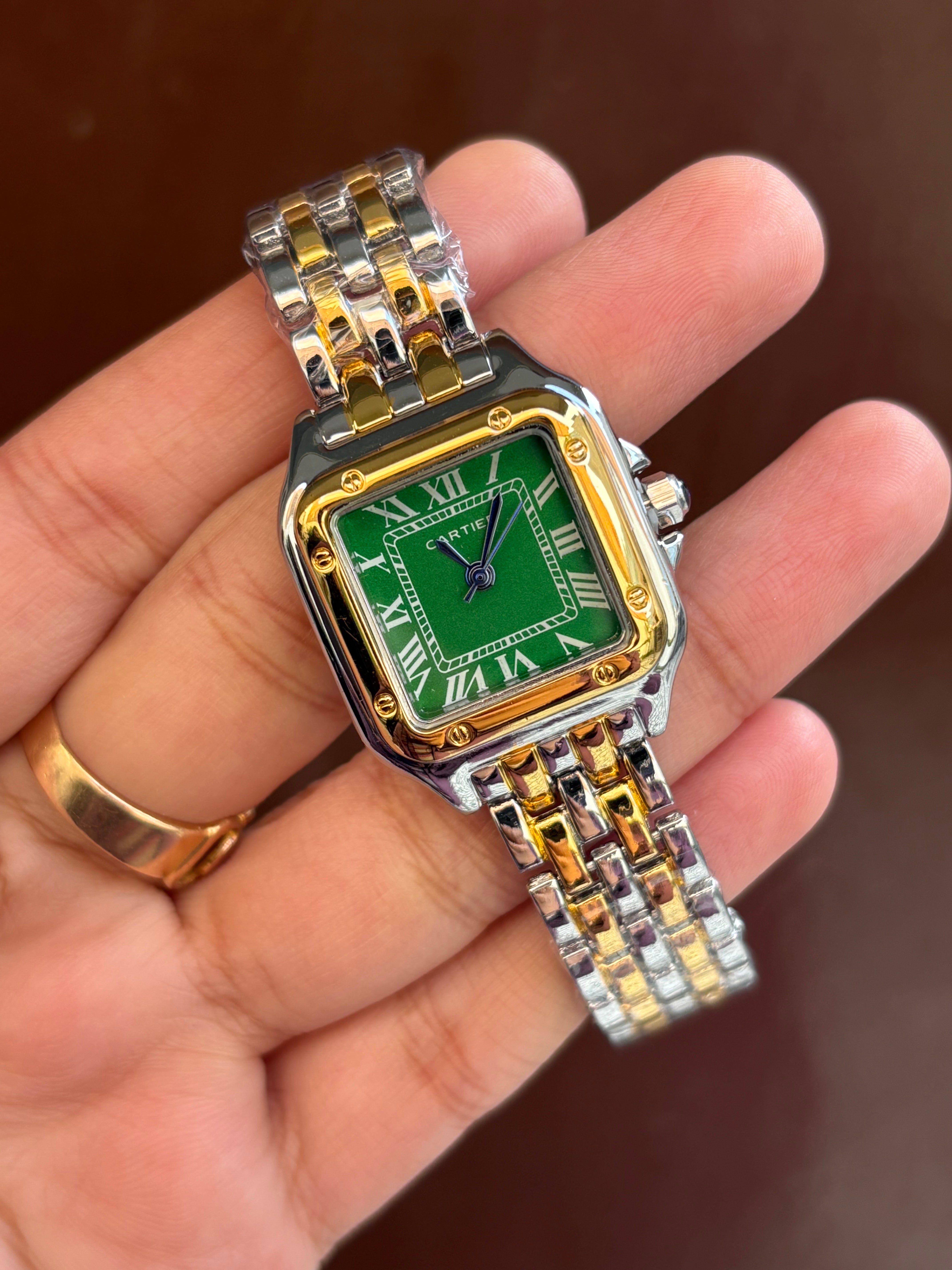 Square dial watch -005