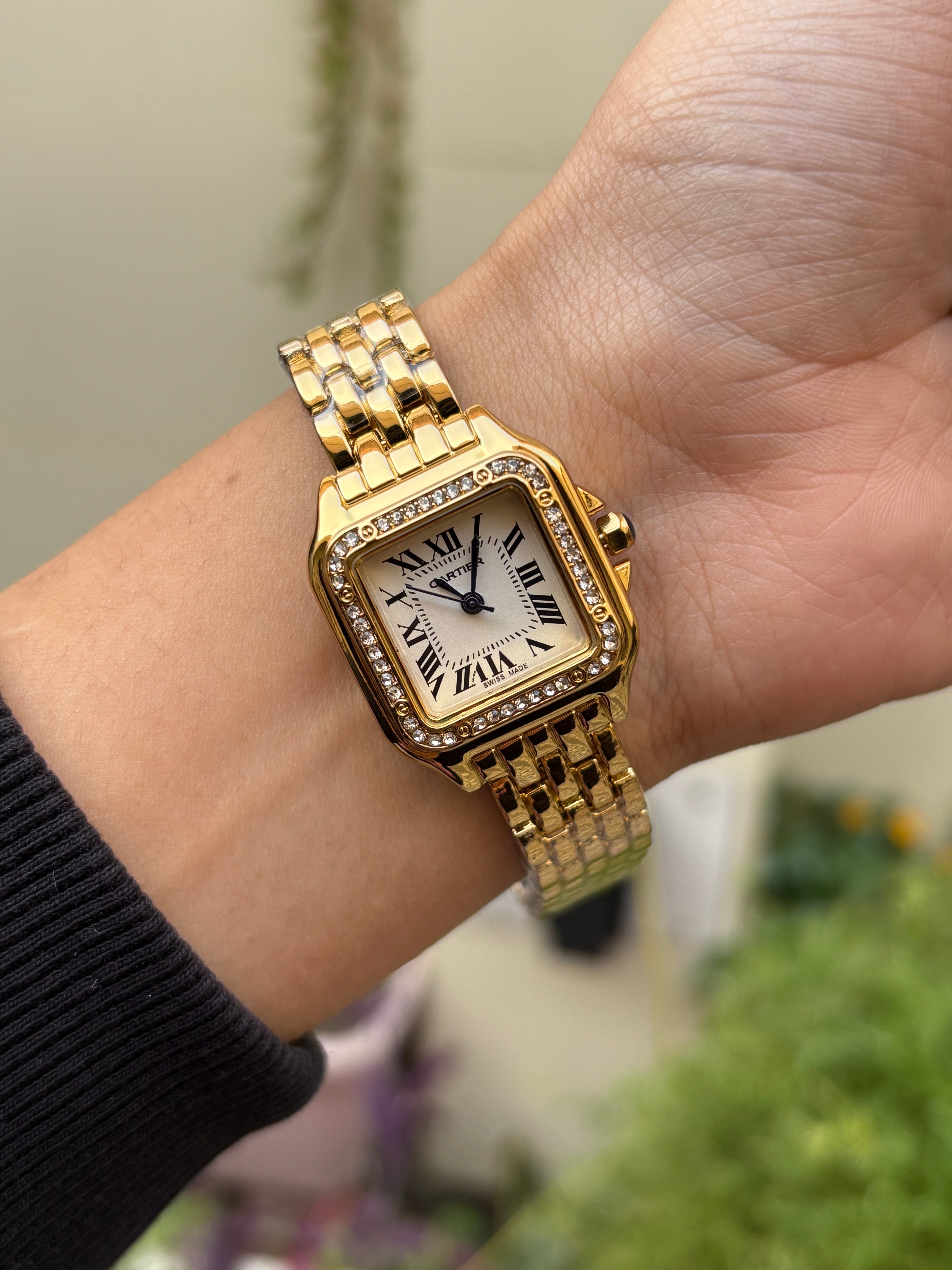 Square dial watch -003